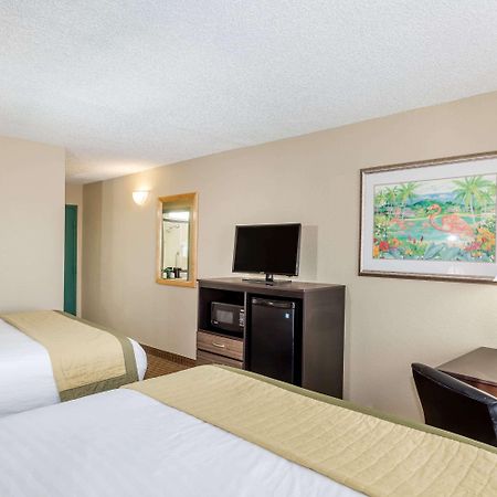 Baymont By Wyndham Fort Myers Airport Oda fotoğraf