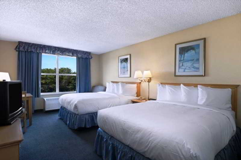 Baymont By Wyndham Fort Myers Airport Oda fotoğraf